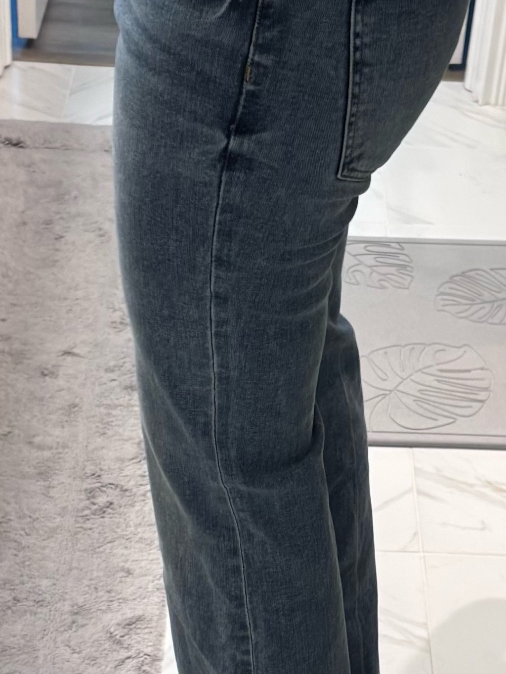 Express Women's 70’s Flare Blue Jeans size 10R - Picture 6 of 7